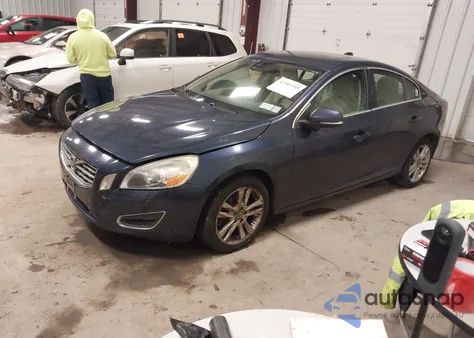 2013 Volvo S60 T5 из США, поврежденный, VIN YV1612FSXD2217426